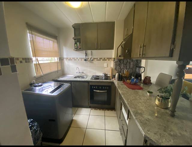 2 BEDROOM SECTIONAL TITLE FOR SALE IN RAVENSWOOD